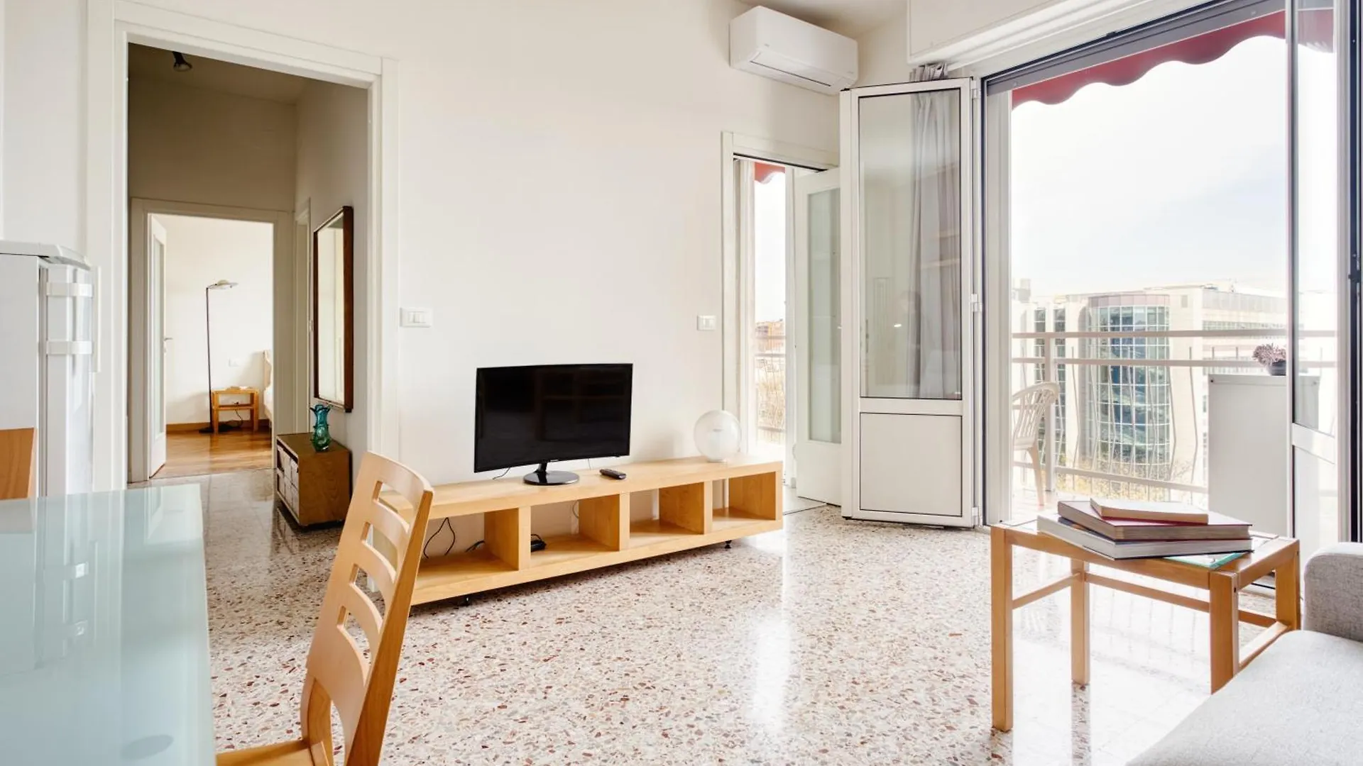 Cozy Apartment - Bande Nere ميلان 0*,  إيطاليا
